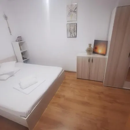 Apartament Ciresica *